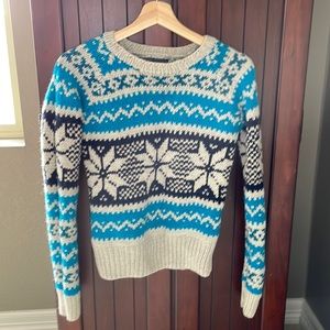 American Eagle Outfitters Sweater